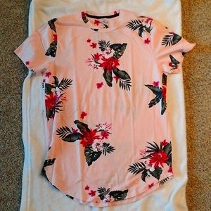 Large men's Hollister curved hem Tshirt